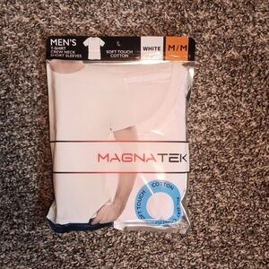 Size mens medium plain white tee